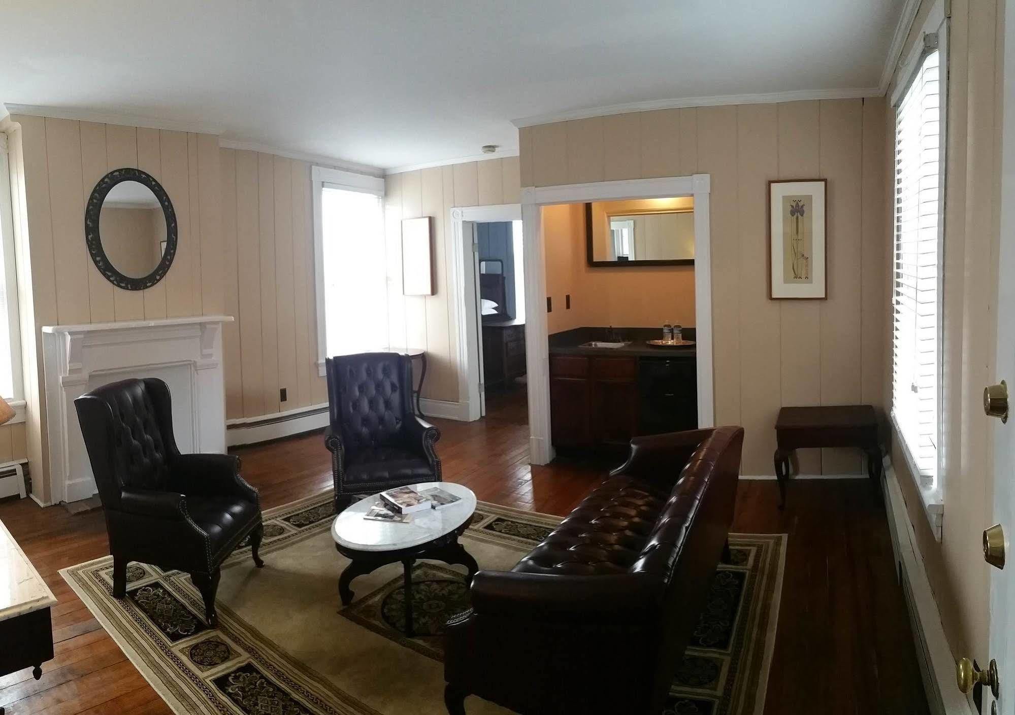 ריצ'מונד Inn At Patrick Henry'S מראה חיצוני תמונה