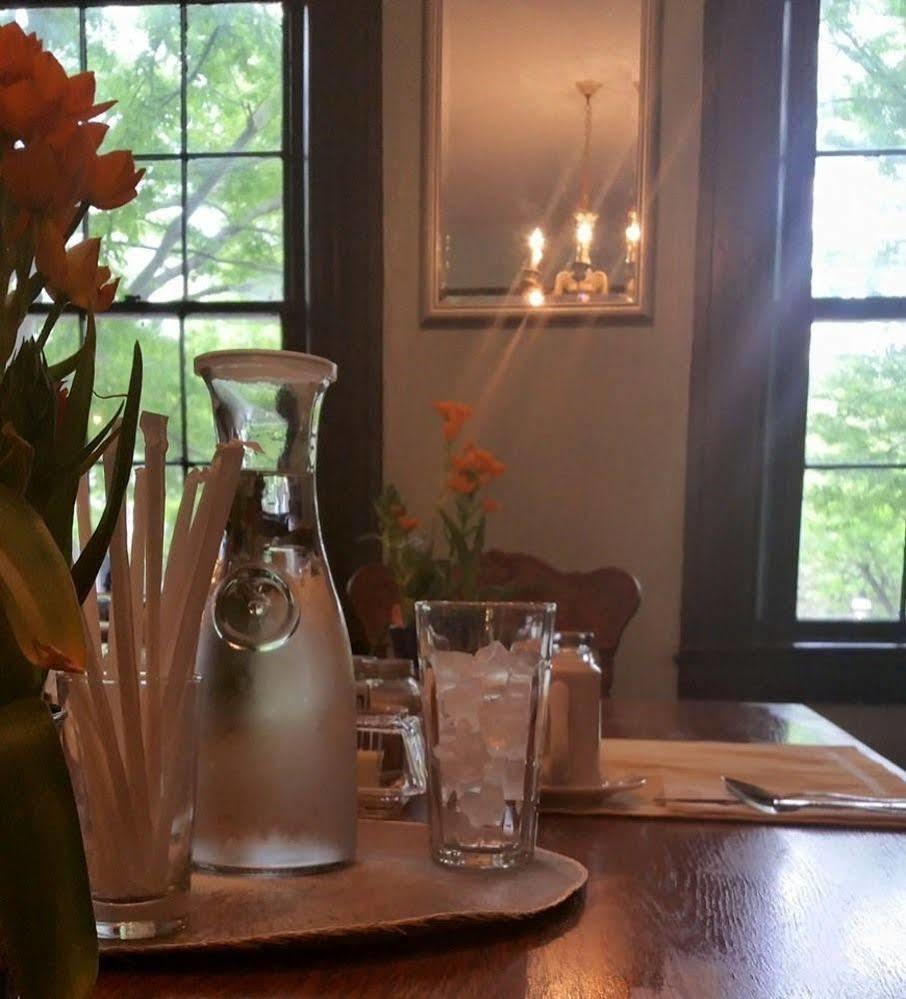 ריצ'מונד Inn At Patrick Henry'S מראה חיצוני תמונה